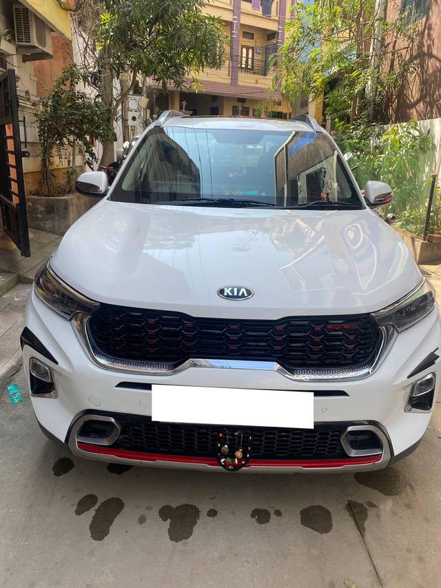 https://images10.gaadi.com/usedcar_image/4362261/original/processed_8322da43-03f7-4a1a-8f42-ed183b0626f9.jpeg?imwidth=6400