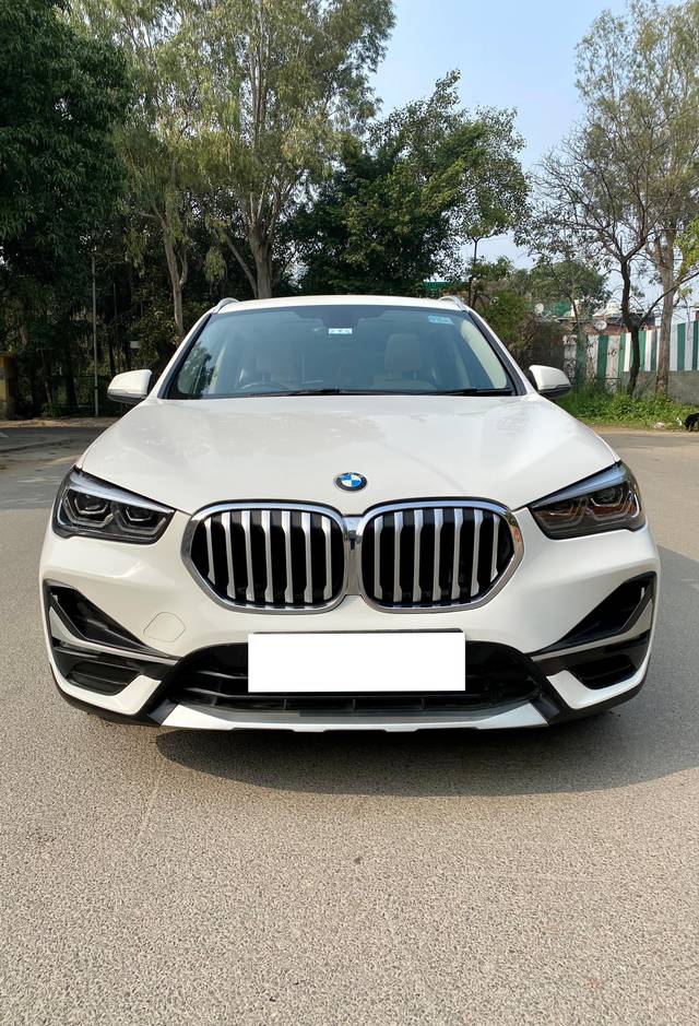 https://images10.gaadi.com/usedcar_image/4362282/original/processed_5f5bbb7581f405d5c08ee050f9ae01ce.jpg?imwidth=6400