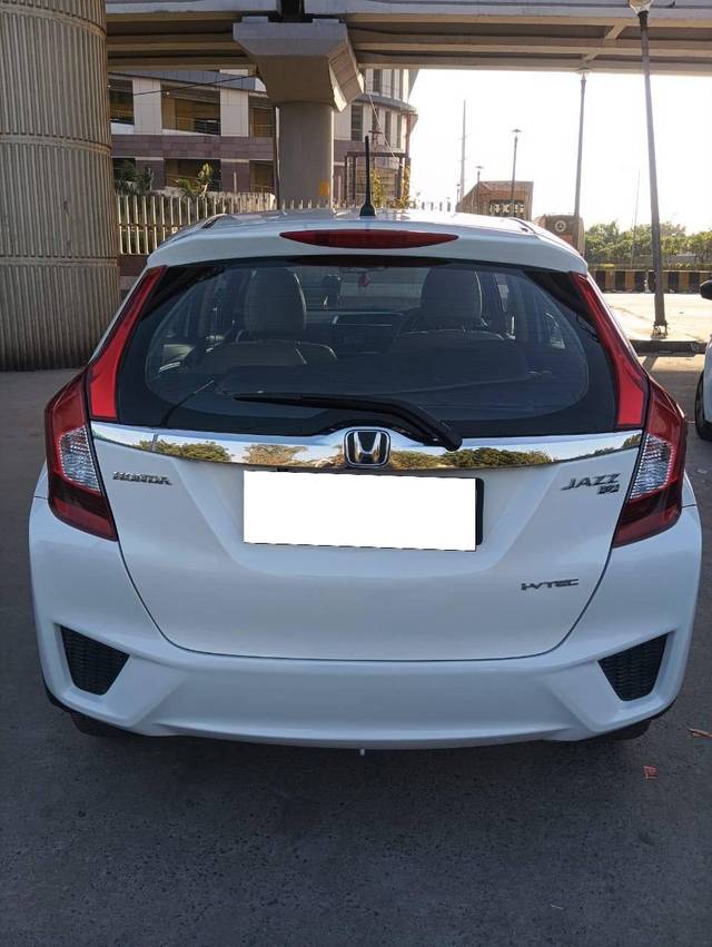 https://images10.gaadi.com/usedcar_image/4362285/original/processed_605dabfd3f23668fd298299d16cdb746.jpg?imwidth=6402