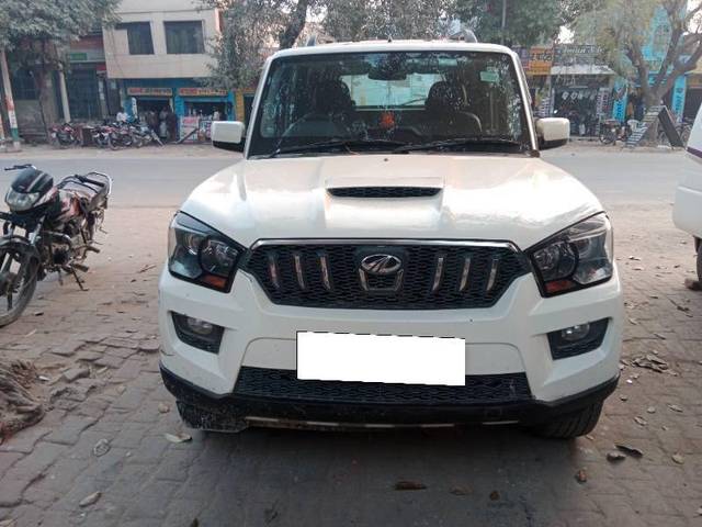 https://images10.gaadi.com/usedcar_image/4362298/original/07ad9880ea716322c2fcaf8895b210ea.jpg?imwidth=6400