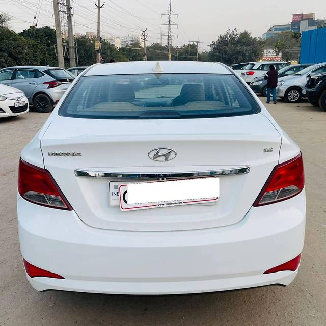 https://images10.gaadi.com/usedcar_image/4362335/original/processed_a451e97a298e19fe95ee38749cd240ae.jpg?imwidth=6401