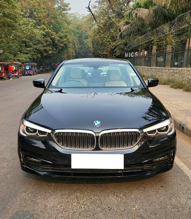 https://images10.gaadi.com/usedcar_image/4362337/original/processed_adfc4c2dda671567fdd02d203bc31639.jpg?imwidth=6402