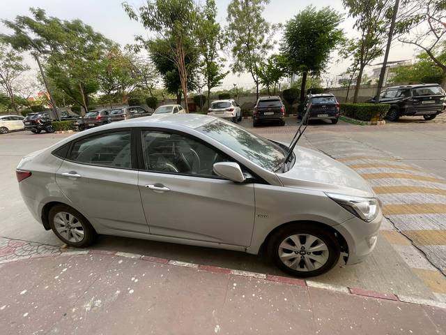 https://images10.gaadi.com/usedcar_image/4362389/original/547dd6d97602ea41eea43ad3be1cfd56.jpg?imwidth=6400