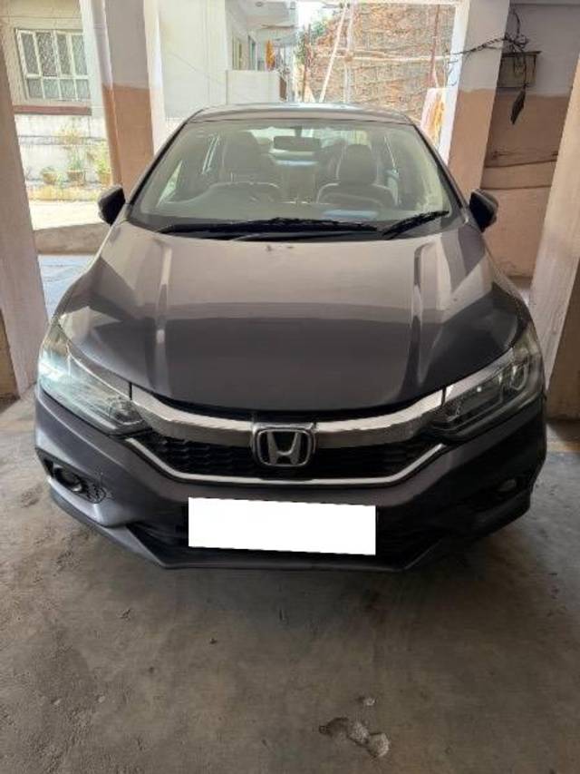 https://images10.gaadi.com/usedcar_image/4362397/original/processed_77850df6-ce29-4a6f-b5df-017406b854ec.jpeg?imwidth=6401