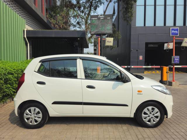 https://images10.gaadi.com/usedcar_image/4362455/original/processed_9a1c555fda5b39a05eda79e6aa967365.jpg?imwidth=6401