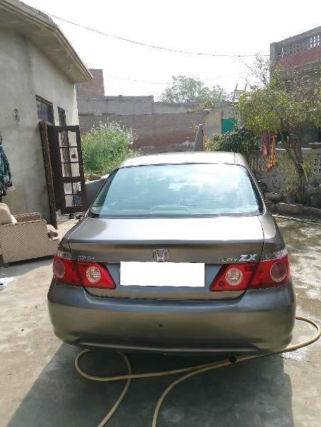 https://images10.gaadi.com/usedcar_image/4362465/original/processed_96517ddd-2d8f-4c86-85fb-94e40124be70.jpg?imwidth=6402