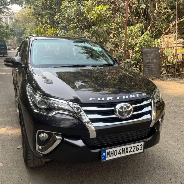 https://images10.gaadi.com/usedcar_image/4362514/original/processed_0194b53d4cb0715f642482a4b78bbabb.jpeg?imwidth=6400