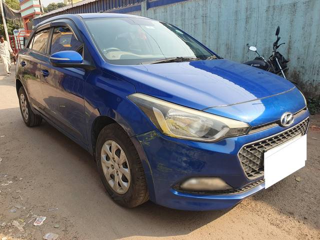 https://images10.gaadi.com/usedcar_image/4362528/original/processed_bfa6c3b5aa4b57a23b5d8aa4f48e9726.jpg?imwidth=6400