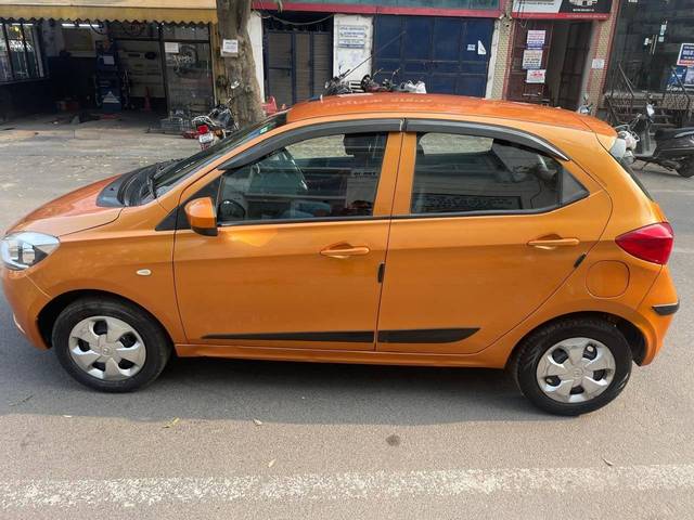 https://images10.gaadi.com/usedcar_image/4362541/original/processed_2f8a659c617ed125103591b8abf36ba5.jpg?imwidth=6400