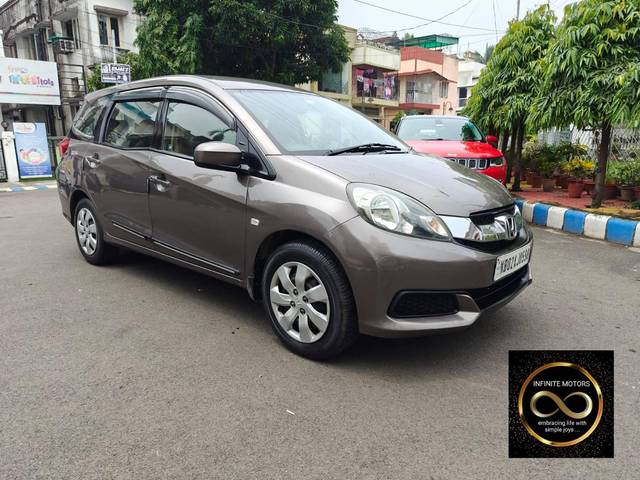 https://images10.gaadi.com/usedcar_image/4362568/original/processed_33fed732a9c06c9db2ba19db3826cb56.jpg?imwidth=6400