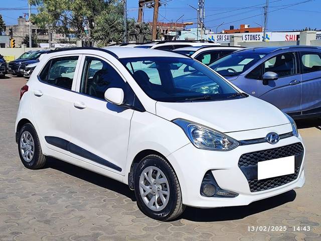 https://images10.gaadi.com/usedcar_image/4362628/original/processed_67f9b32fb322a9a0639b0b9b9a9d64cd.jpeg?imwidth=6401