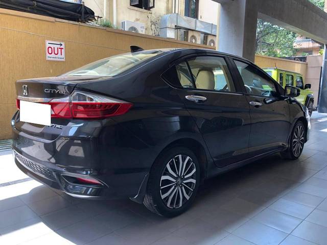 https://images10.gaadi.com/usedcar_image/4362632/original/processed_03df8ed79cc17ab92f0dbc8cfd4d2bb7.jpg?imwidth=6401