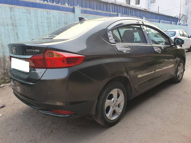 https://images10.gaadi.com/usedcar_image/4362739/original/processed_80aa8ad4eafd1aa96ab23e7dafd81f30.jpg?imwidth=6401