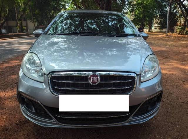 https://images10.gaadi.com/usedcar_image/4362749/original/processed_000ab64f-d69f-4a44-ba7a-52ce62807359.jpg?imwidth=6400