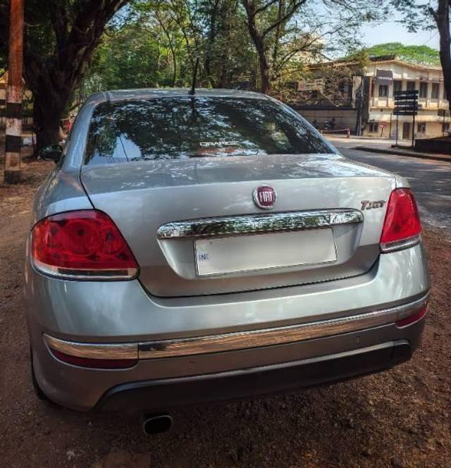 https://images10.gaadi.com/usedcar_image/4362749/original/processed_304e72ab-f86e-425c-80ac-0d26b1e668b3.jpg?imwidth=6401