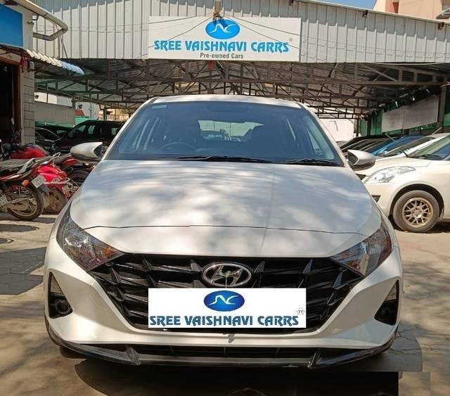 https://images10.gaadi.com/usedcar_image/4362754/original/24233de6d7980d54892106e0d90ee511.jpg?imwidth=6400