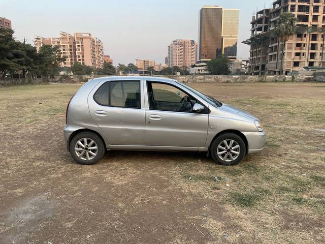 https://images10.gaadi.com/usedcar_image/4362786/original/a9ddeef86794392ba9fa6b5a92391fbc.jpg?imwidth=6401