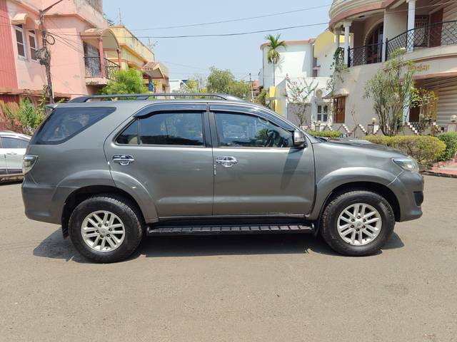 https://images10.gaadi.com/usedcar_image/4362808/original/47c8136850fcb64ea63a80b93492cbc9.jpg?imwidth=6401