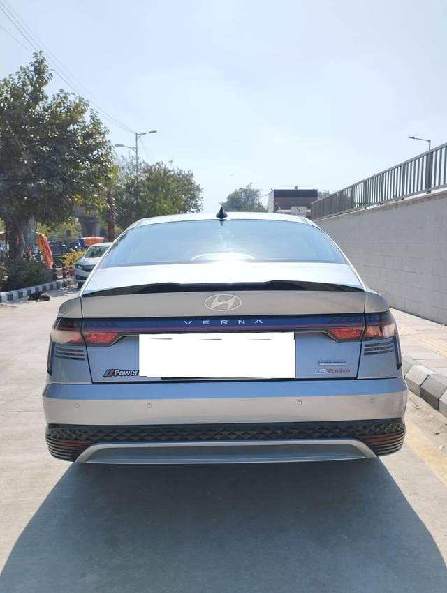 https://images10.gaadi.com/usedcar_image/4362925/original/processed_ebc065bc011dbfeef063b9c1ebd066e9.jpg?imwidth=6402