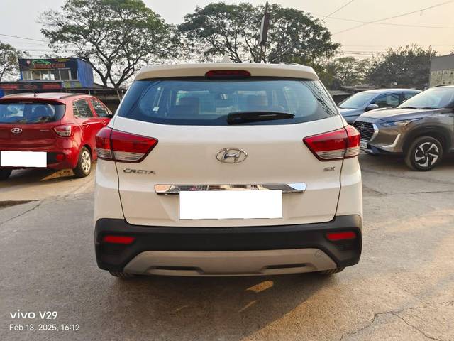 https://images10.gaadi.com/usedcar_image/4362935/original/processed_d0e29d21578d0eda4375663d8b222d13.jpeg?imwidth=6401