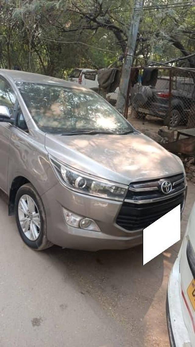 https://images10.gaadi.com/usedcar_image/4362942/original/processed_7a3dbc48b96795327afa090d82a35c99.jpg?imwidth=6402