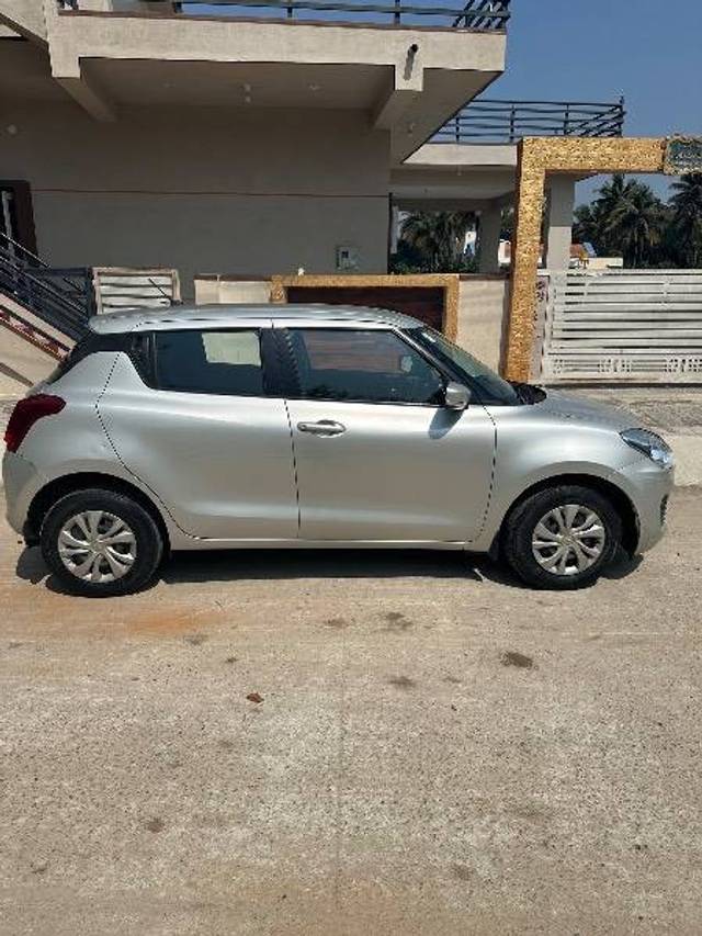 https://images10.gaadi.com/usedcar_image/4362979/original/11f9c3b974fec2792fd5eb57d423379f.jpeg?imwidth=6402