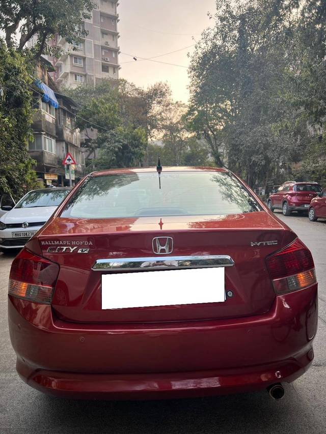 https://images10.gaadi.com/usedcar_image/4363059/original/processed_ad1289d5e015fff0d72896b9f418d541.jpg?imwidth=6401