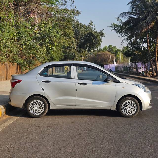 https://images10.gaadi.com/usedcar_image/4363074/original/837483b6377d14389894b58e83427dff.jpg?imwidth=6401