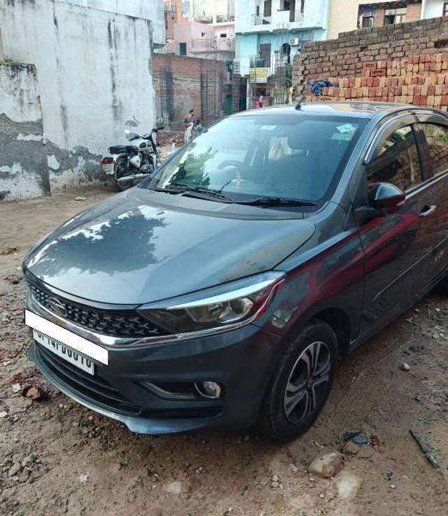 https://images10.gaadi.com/usedcar_image/4363111/original/processed_78f2d9ba-fe2b-4382-8fb4-211a9df80d80.jpg?imwidth=6400