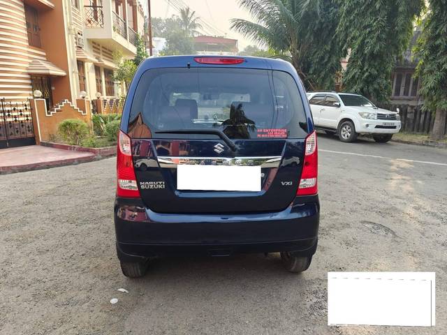 https://images10.gaadi.com/usedcar_image/4363177/original/processed_d02a3eaf59ecd2bfe24940fbfaa5c7a9.jpg?imwidth=6402