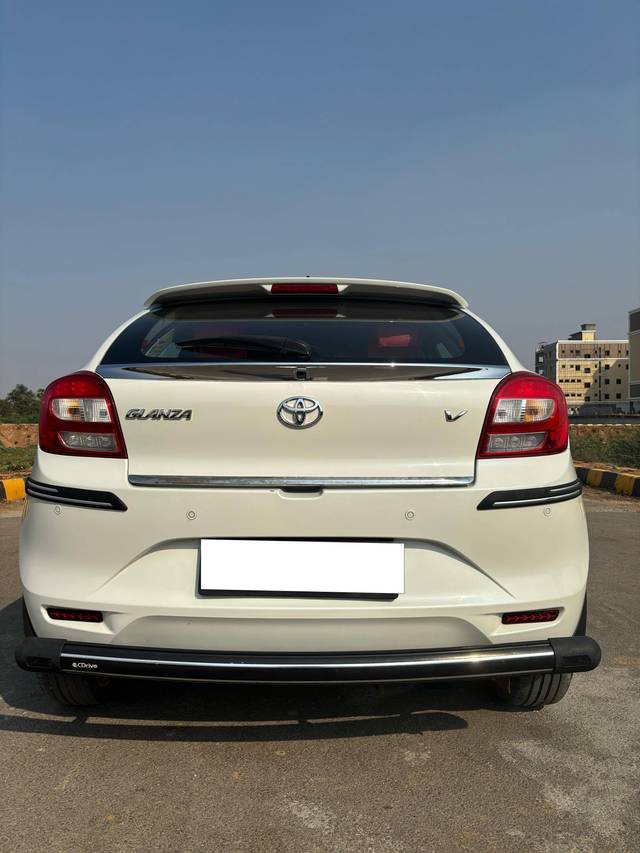 https://images10.gaadi.com/usedcar_image/4363250/original/processed_758ab67d33a3ceb3a3f50433f4f5cd21.jpg?imwidth=6402