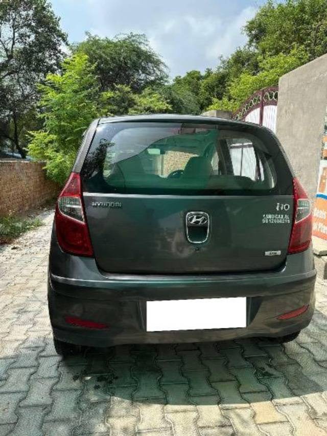 https://images10.gaadi.com/usedcar_image/4363345/original/processed_fdd763d8-7a84-4cbd-820c-ce35138e9f5e.jpeg?imwidth=6402