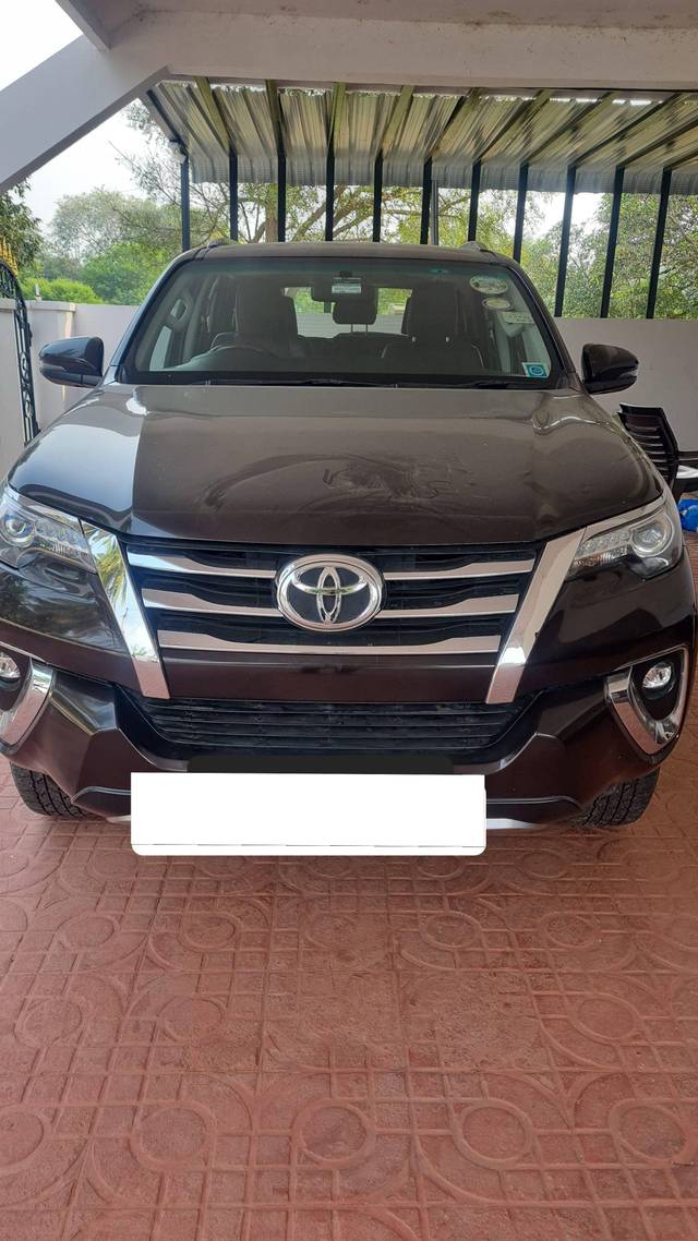 https://images10.gaadi.com/usedcar_image/4363379/original/processed_b6039acc9d699a5bca3e83218e862b8a.jpeg?imwidth=6400