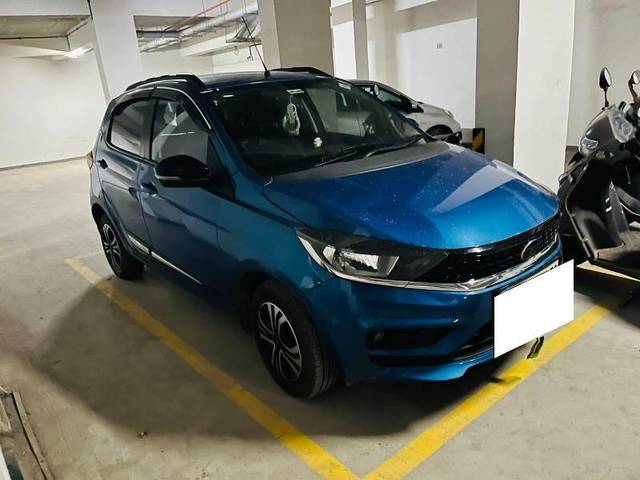 https://images10.gaadi.com/usedcar_image/4363428/original/ecc09b10b1818c10811b9976b8723462.jpg?imwidth=6401