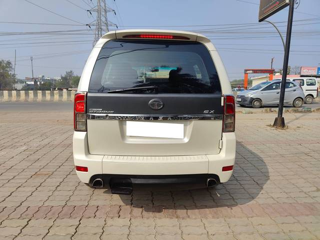 https://images10.gaadi.com/usedcar_image/4363445/original/processed_08ad2e4212558cd0306c21807377dcc6.jpg?imwidth=6402