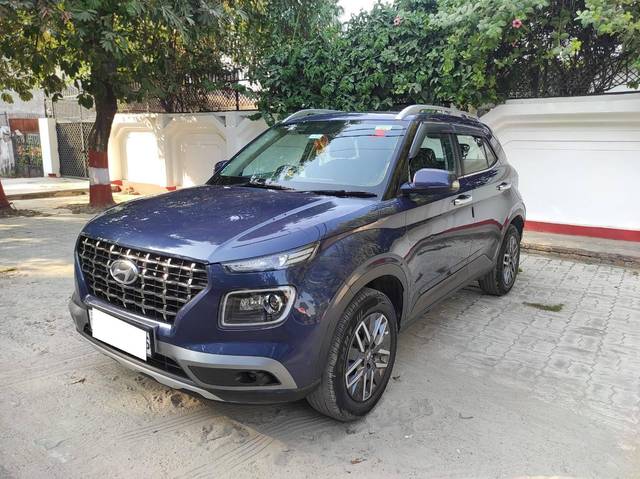 https://images10.gaadi.com/usedcar_image/4363448/original/processed_e26d76251745c975773bf305bc696946.jpg?imwidth=6402