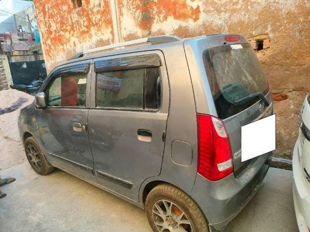 https://images10.gaadi.com/usedcar_image/4363524/original/b9a15d2fd4a06111bb5693be19e8bc94.jpg?imwidth=6401