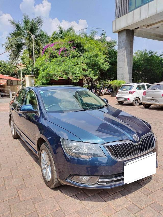 https://images10.gaadi.com/usedcar_image/4363562/original/processed_56315d6a37361be86255046af7d4e445.jpg?imwidth=6400