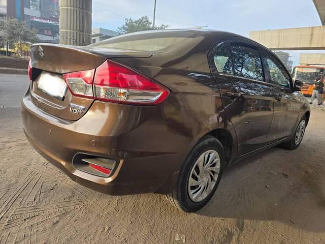 https://images10.gaadi.com/usedcar_image/4363605/original/processed_721f242e-6c0a-4435-a336-3a38fa544363.jpg?imwidth=6402