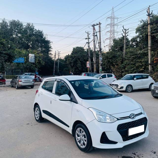 https://images10.gaadi.com/usedcar_image/4363634/original/processed_cd0448b85b88b0b295f596462fa7fe05.jpg?imwidth=6400