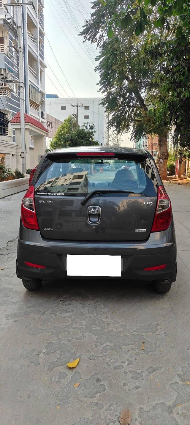 https://images10.gaadi.com/usedcar_image/4363636/original/processed_ff9fc8a6f78deb43bd89189b24c81391.jpg?imwidth=6402