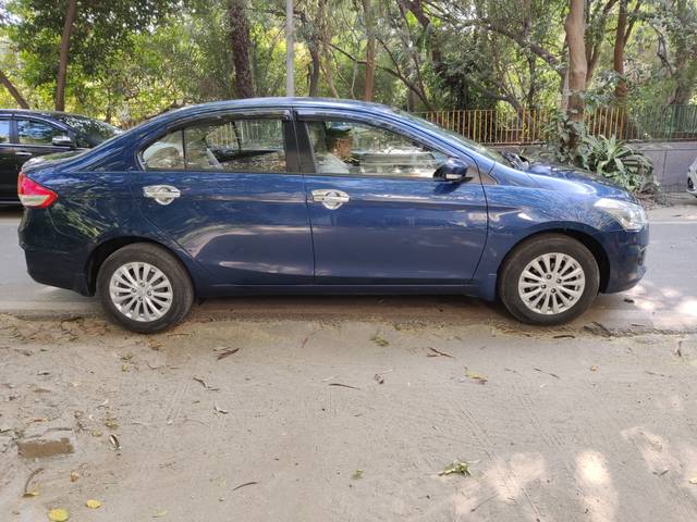 https://images10.gaadi.com/usedcar_image/4363679/original/09ef772718d1a993116060173fd2cbe4.jpg?imwidth=6401