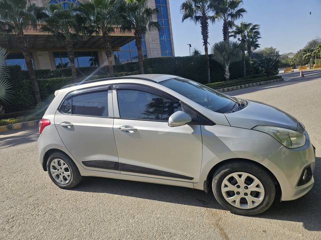 https://images10.gaadi.com/usedcar_image/4363697/original/fcd16dee88e44b16ceef34fb331cbb9b.jpg?imwidth=6402