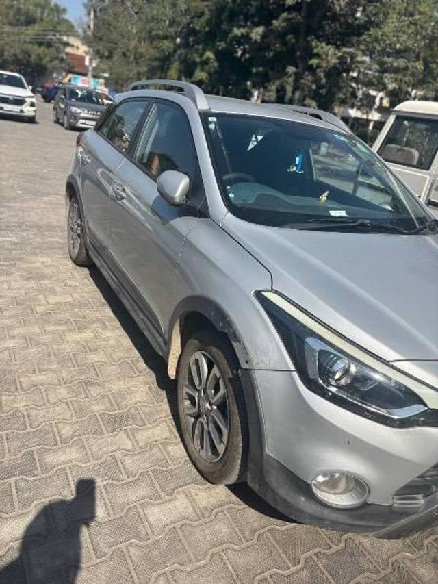 https://images10.gaadi.com/usedcar_image/4363757/original/processed_e5799c8d-9fcc-459a-835b-0a15b2b17973.jpeg?imwidth=6400