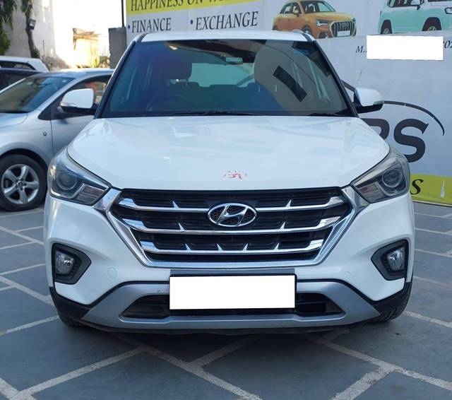 https://images10.gaadi.com/usedcar_image/4363759/original/processed_6c3da1bb8d28314e6b5355ec772189a4.jpg?imwidth=6400