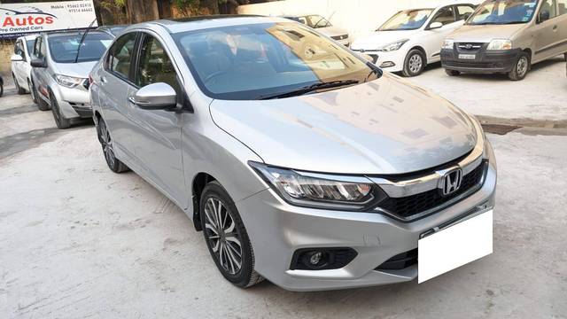 https://images10.gaadi.com/usedcar_image/4363804/original/processed_2bf63046f65e7c2eac4ac776d0bbd772.jpg?imwidth=6400