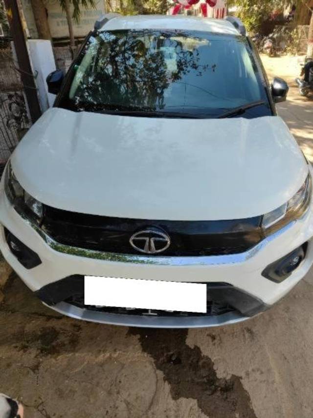 https://images10.gaadi.com/usedcar_image/4363809/original/processed_2479f50a-460d-4f16-98d4-eed2fdec701a.jpg?imwidth=6400