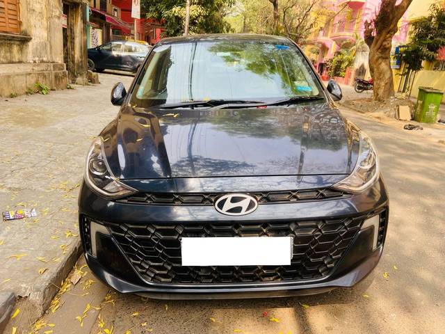 https://images10.gaadi.com/usedcar_image/4363880/original/processed_2ef680480b63a0e38af5c4dec22831d7.jpg?imwidth=6402