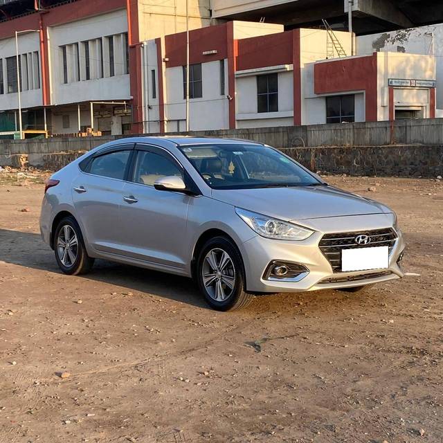 https://images10.gaadi.com/usedcar_image/4363944/original/processed_dbc4b50f4166a5fff663444a68f06762.jpg?imwidth=6400