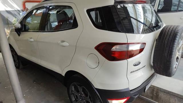 https://images10.gaadi.com/usedcar_image/4363945/original/processed_77d525e9-487d-44d6-80b4-8dbeccbc2978.jpeg?imwidth=6402